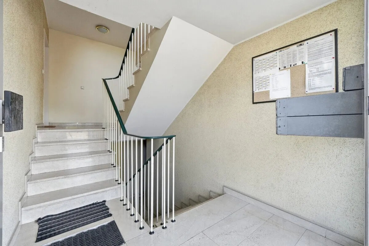 Immobilienangebot - Refrath - Alle - Mehrfamilienhaus mit Potenzial und 7 Eigentumswohnungen!