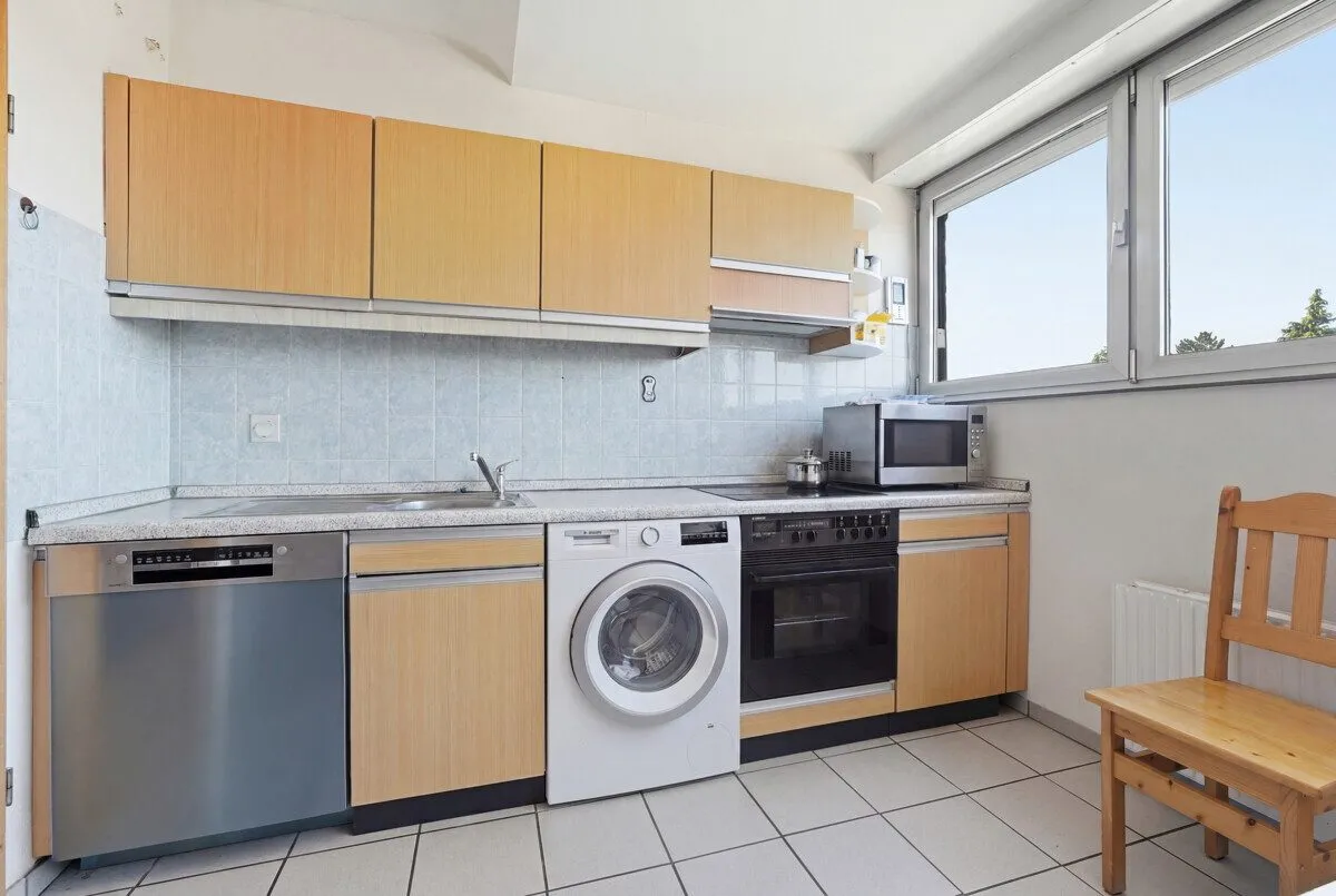 Immobilienangebot - Refrath - Alle - Mehrfamilienhaus mit Potenzial und 7 Eigentumswohnungen!