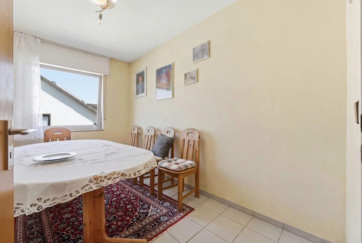 Immobilienangebot - Refrath - Alle - Mehrfamilienhaus mit Potenzial und 7 Eigentumswohnungen!