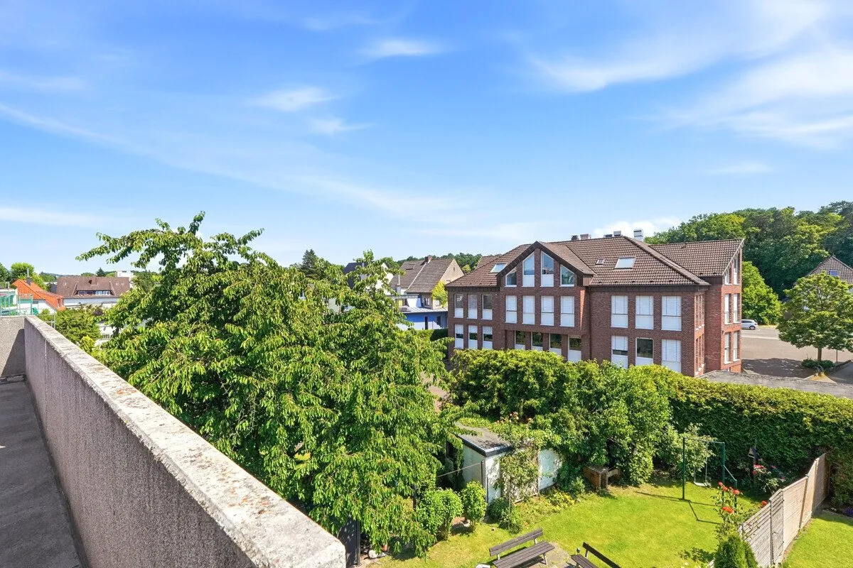 Immobilienangebot - Refrath - Alle - Mehrfamilienhaus mit Potenzial und 7 Eigentumswohnungen!