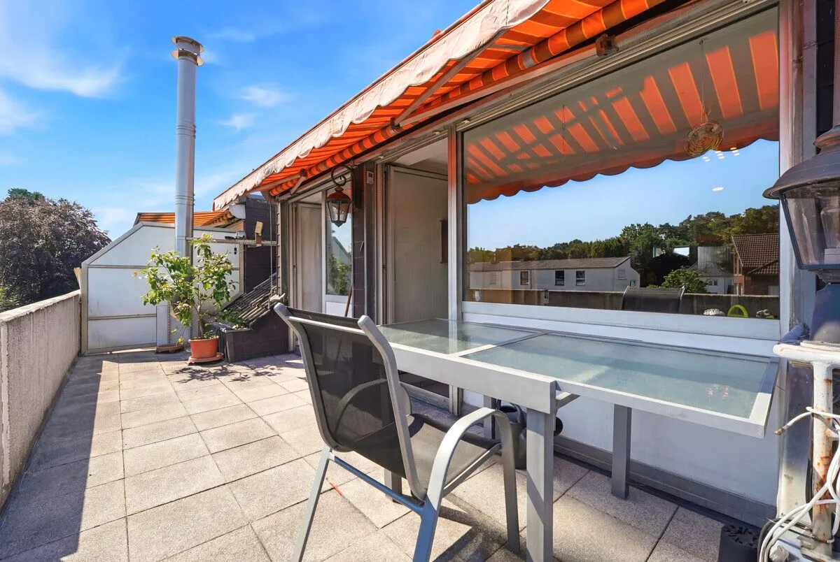 Immobilienangebot - Refrath - Alle - Mehrfamilienhaus mit Potenzial und 7 Eigentumswohnungen!
