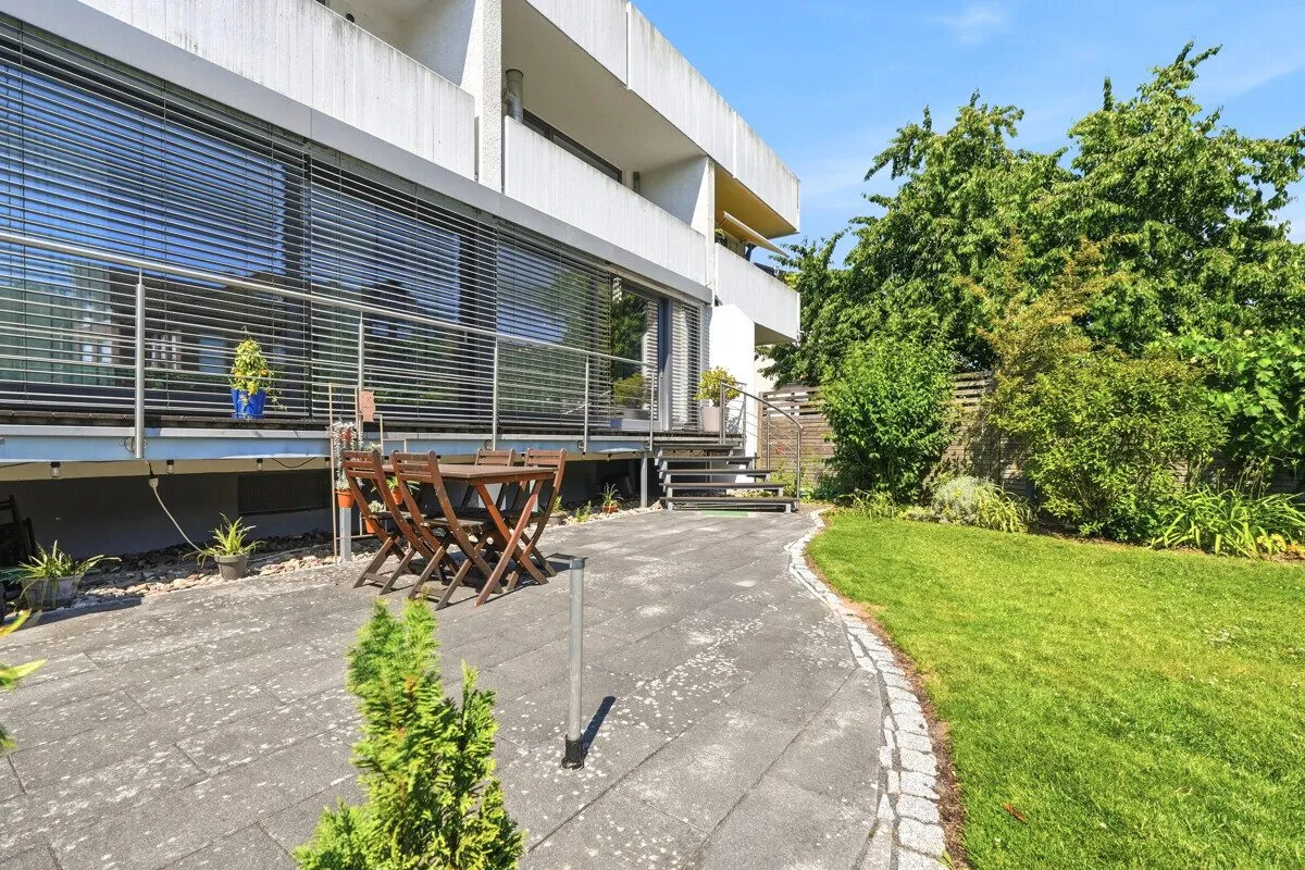 Immobilienangebot - Refrath - Alle - Mehrfamilienhaus mit Potenzial und 7 Eigentumswohnungen!