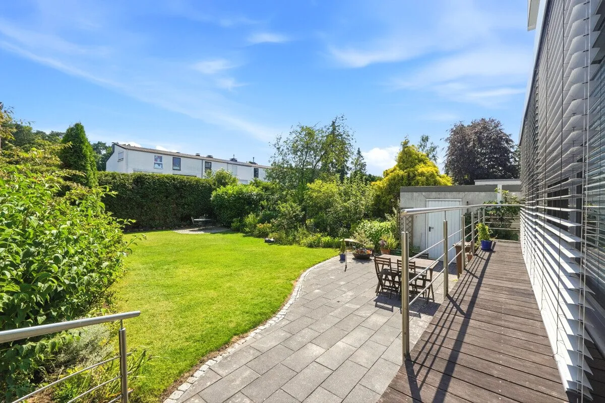 Immobilienangebot - Refrath - Alle - Mehrfamilienhaus mit Potenzial und 7 Eigentumswohnungen!