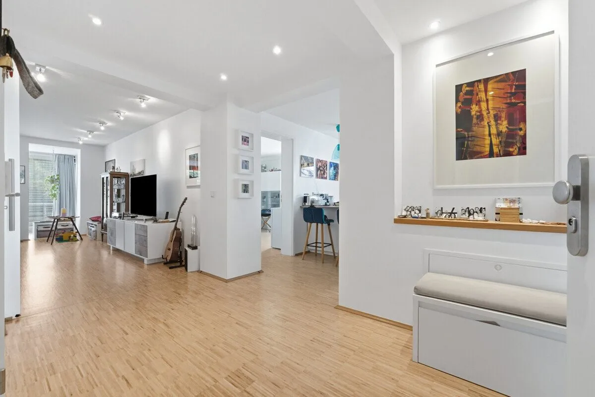 Immobilienangebot - Refrath - Alle - Mehrfamilienhaus mit Potenzial und 7 Eigentumswohnungen!