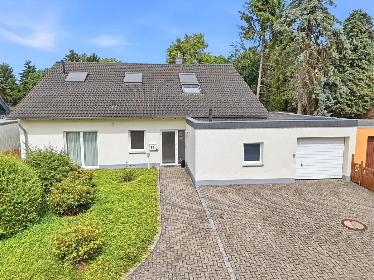 Immobilienangebot - Bedburg - Alle - Freistehendes Einfamilienhaus mit großem Grundstück!