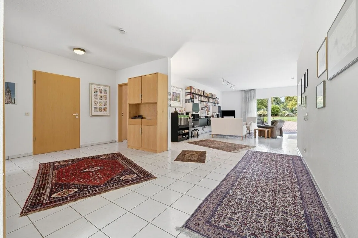 Immobilienangebot - Bedburg - Alle - Freistehendes Einfamilienhaus mit großem Grundstück!