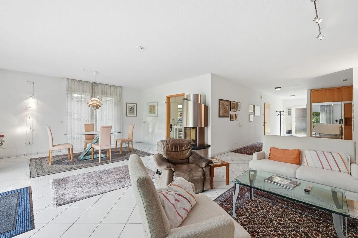 Immobilienangebot - Bedburg - Alle - Freistehendes Einfamilienhaus mit großem Grundstück!