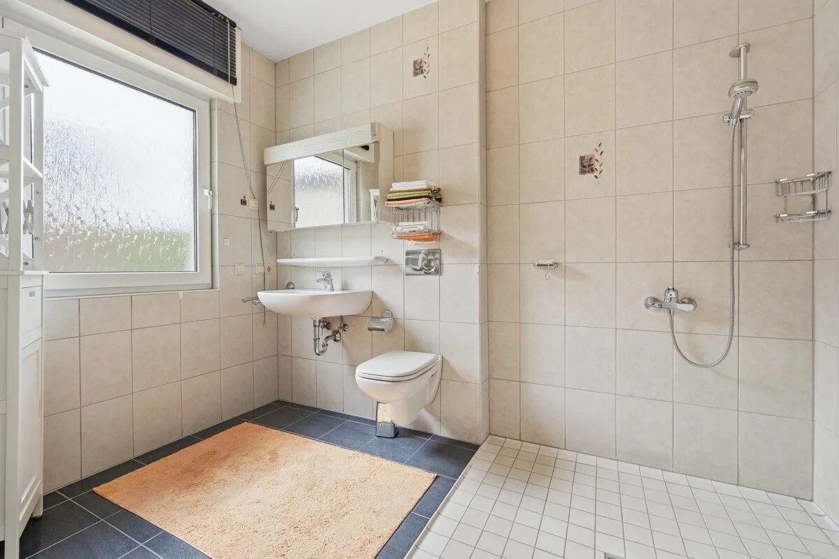 Immobilienangebot - Bedburg - Alle - Freistehendes Einfamilienhaus mit großem Grundstück!