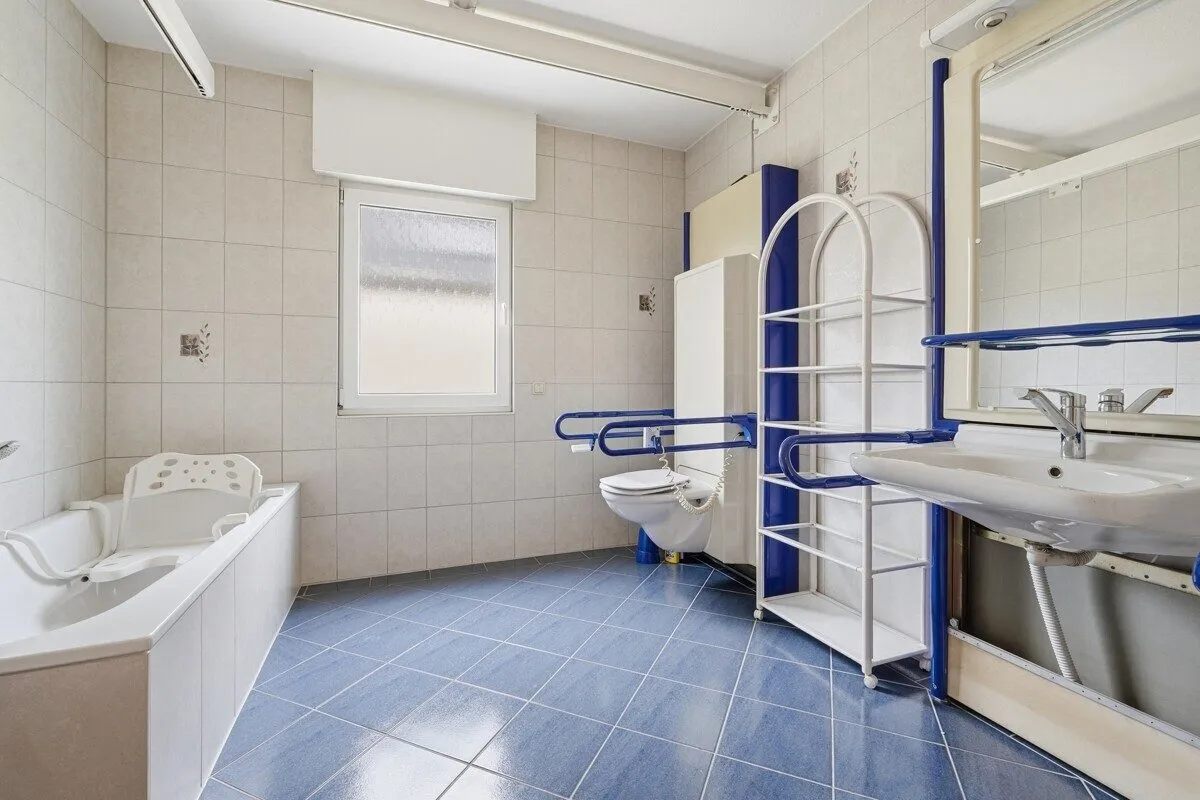 Immobilienangebot - Bedburg - Alle - Freistehendes Einfamilienhaus mit großem Grundstück!