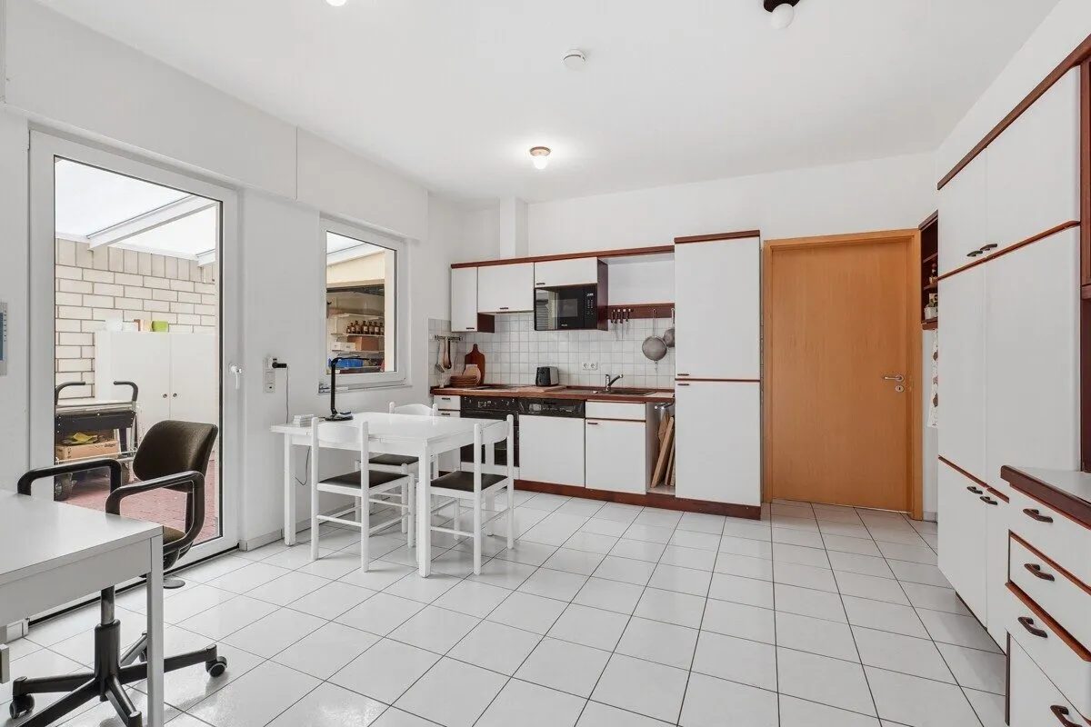 Immobilienangebot - Bedburg - Alle - Freistehendes Einfamilienhaus mit großem Grundstück!