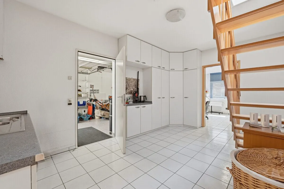 Immobilienangebot - Bedburg - Alle - Freistehendes Einfamilienhaus mit großem Grundstück!