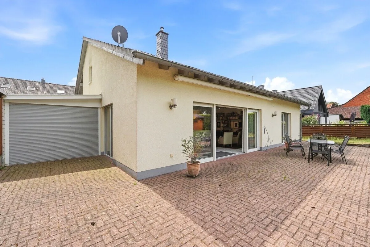 Immobilienangebot - Bedburg - Alle - Freistehendes Einfamilienhaus mit großem Grundstück!
