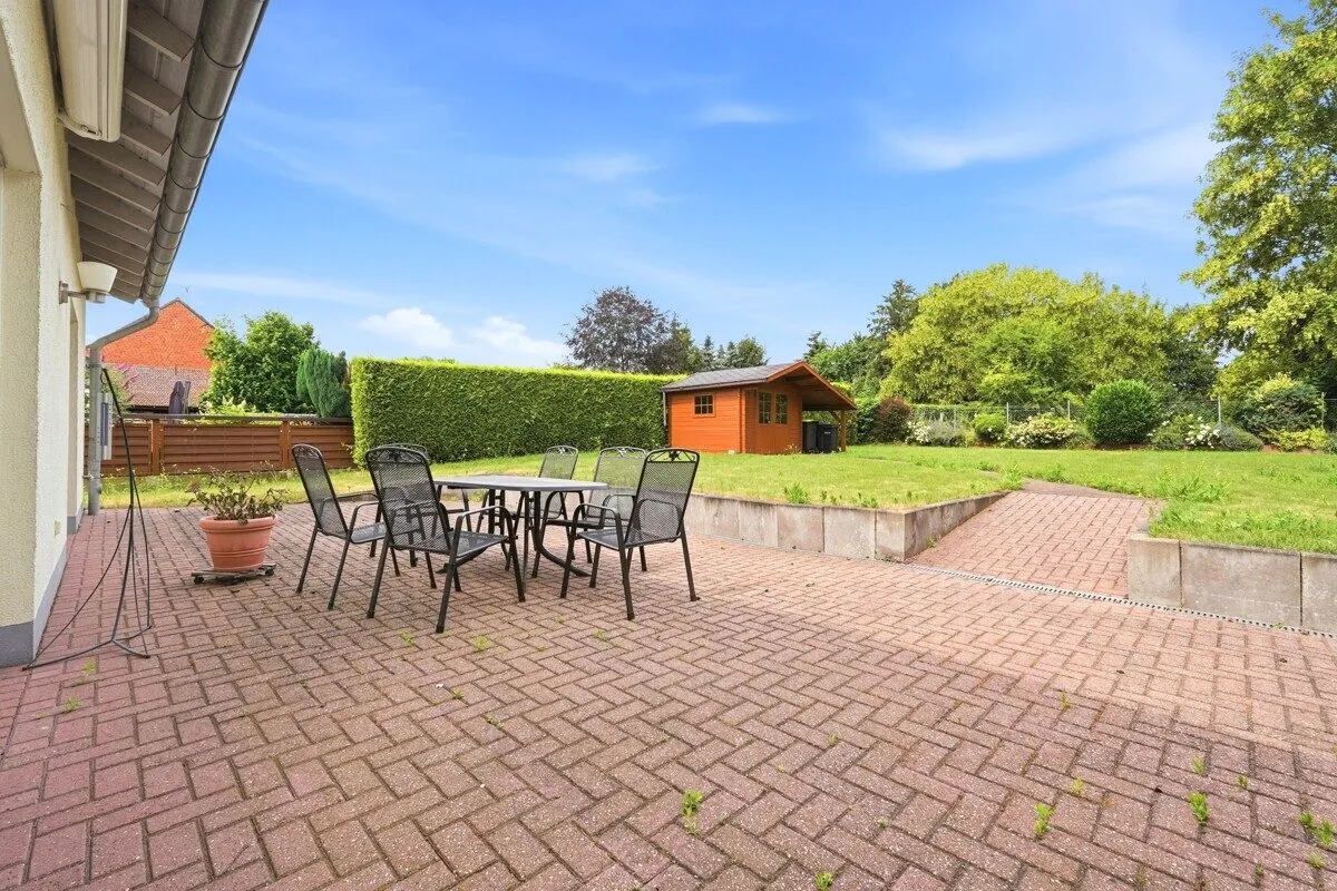 Immobilienangebot - Bedburg - Alle - Freistehendes Einfamilienhaus mit großem Grundstück!