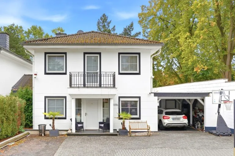 Immobilienangebot - Köln - Alle - Modernes Anwesen im Kölner - Hahnwald!
