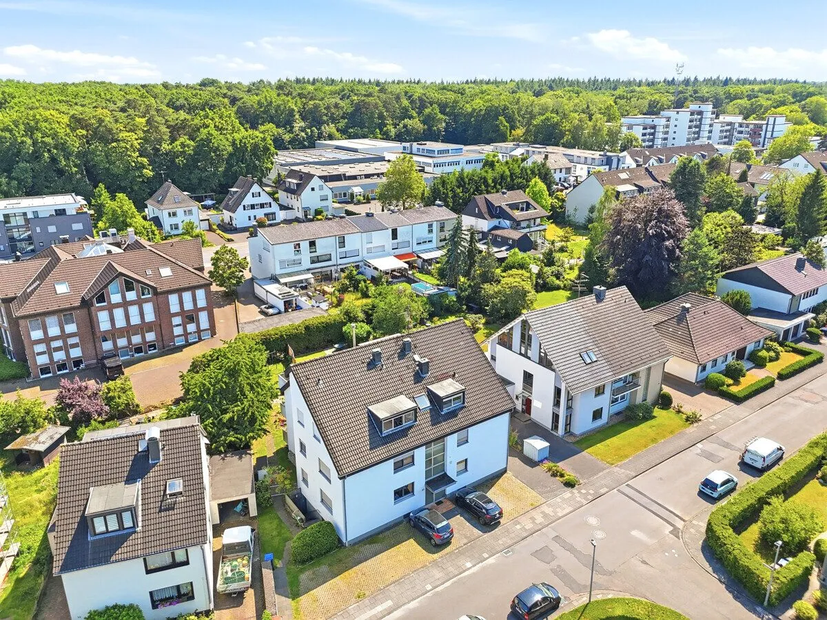 Immobilienangebot - Refrath - Alle - Großzügige Dachgeschosswohnung mit Potenzial!