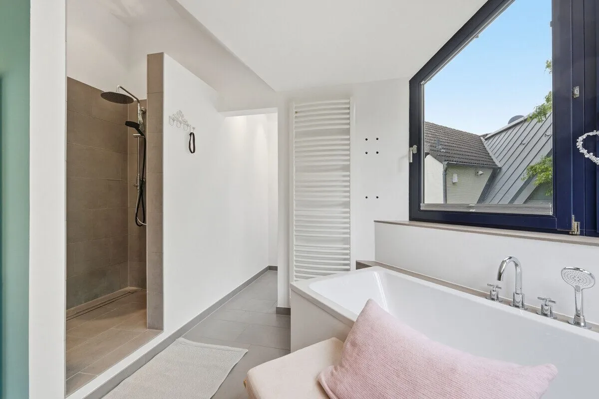 Immobilienangebot - Köln - Alle - Köln - Hahnwald! Einfamilienhaus mit Traumgrundstück!