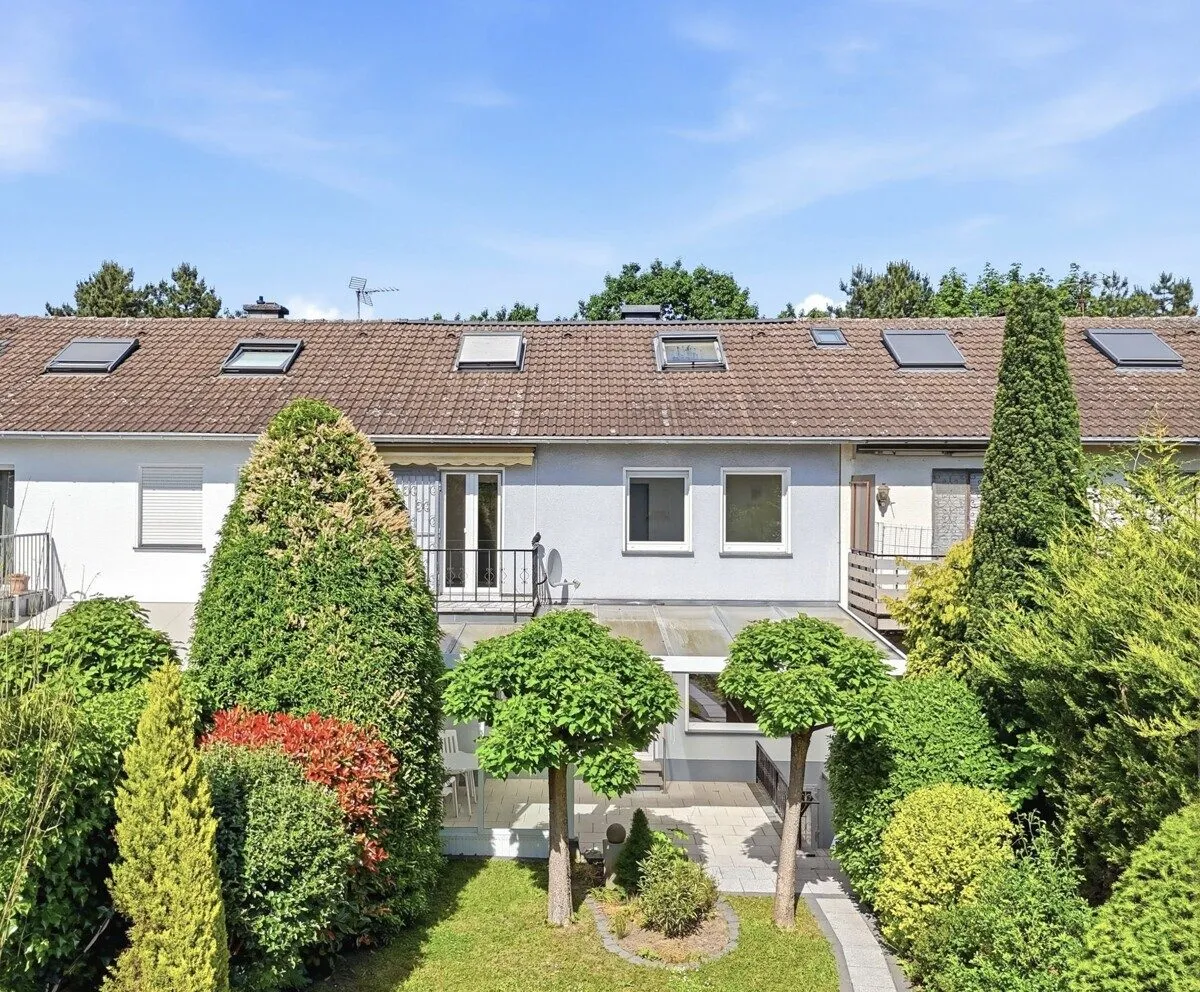 Immobilienangebot - Köln - Alle - Einfamilienhaus mit Potenzial und Garagen!