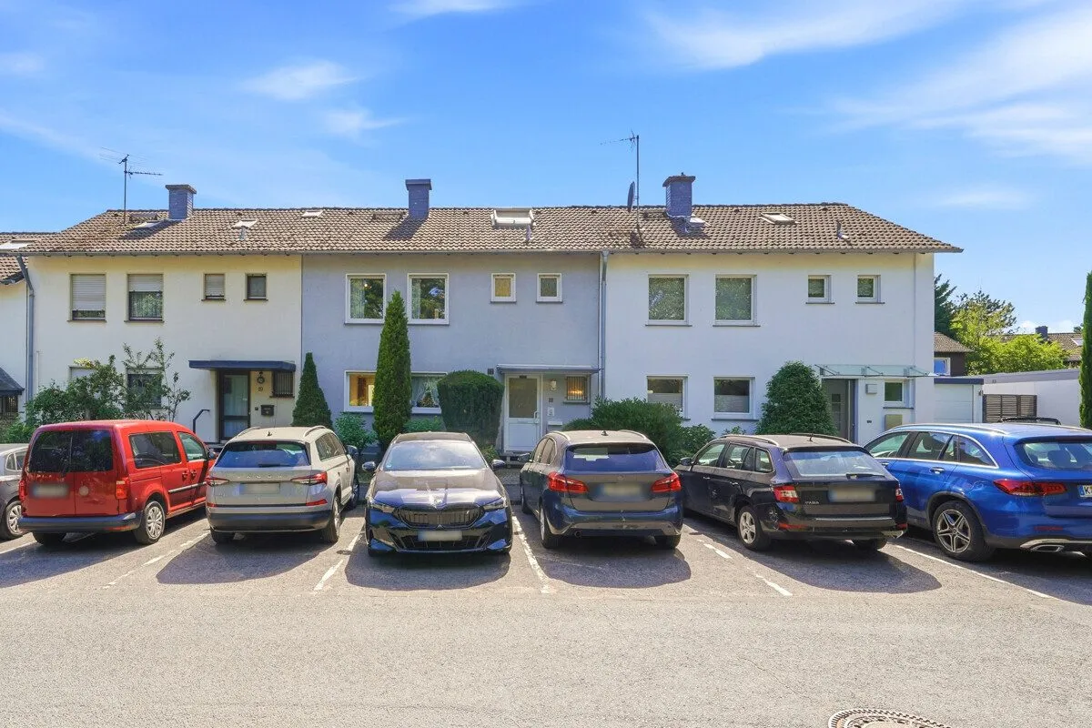 Immobilienangebot - Köln - Alle - Einfamilienhaus mit Potenzial und Garagen!