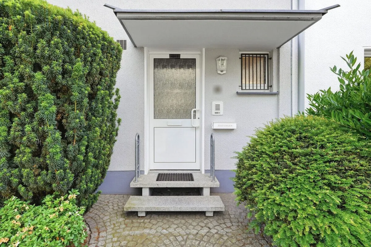 Immobilienangebot - Köln - Alle - Einfamilienhaus mit Potenzial und Garagen!