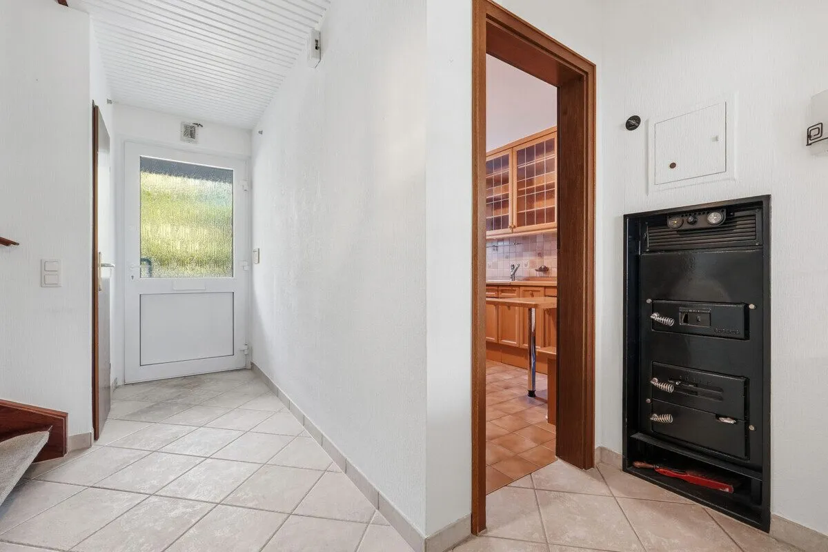 Immobilienangebot - Köln - Alle - Einfamilienhaus mit Potenzial und Garagen!