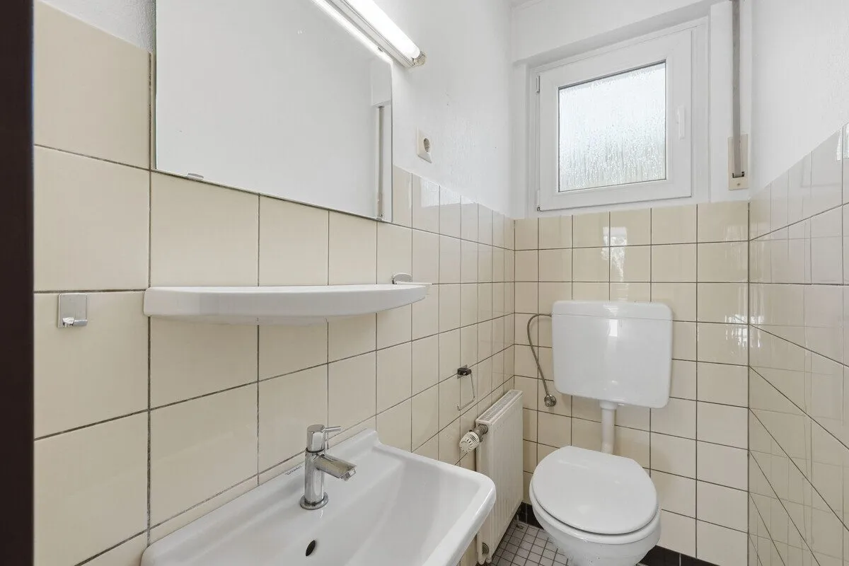 Immobilienangebot - Köln - Alle - Einfamilienhaus mit Potenzial und Garagen!