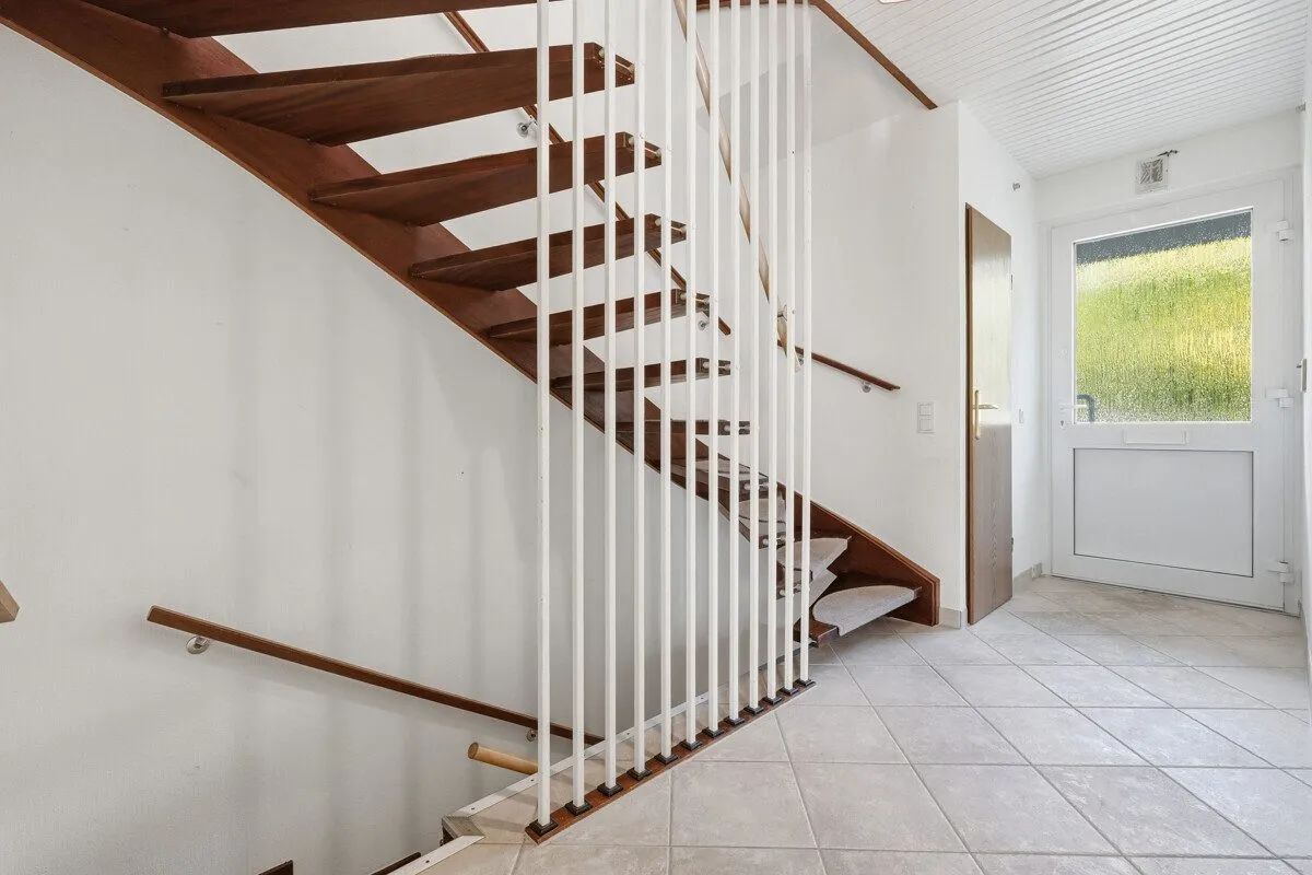 Immobilienangebot - Köln - Alle - Einfamilienhaus mit Potenzial und Garagen!