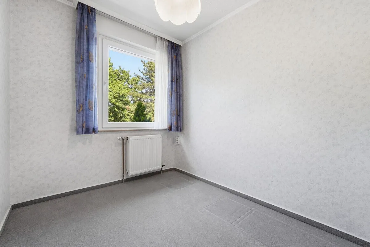 Immobilienangebot - Köln - Alle - Einfamilienhaus mit Potenzial und Garagen!