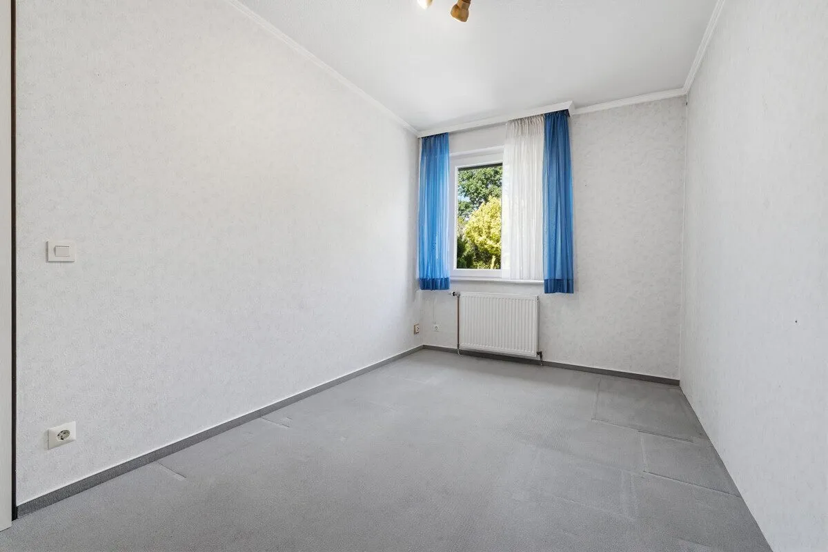 Immobilienangebot - Köln - Alle - Schönes Einfamilienhaus mit Potenzial und Garagen!