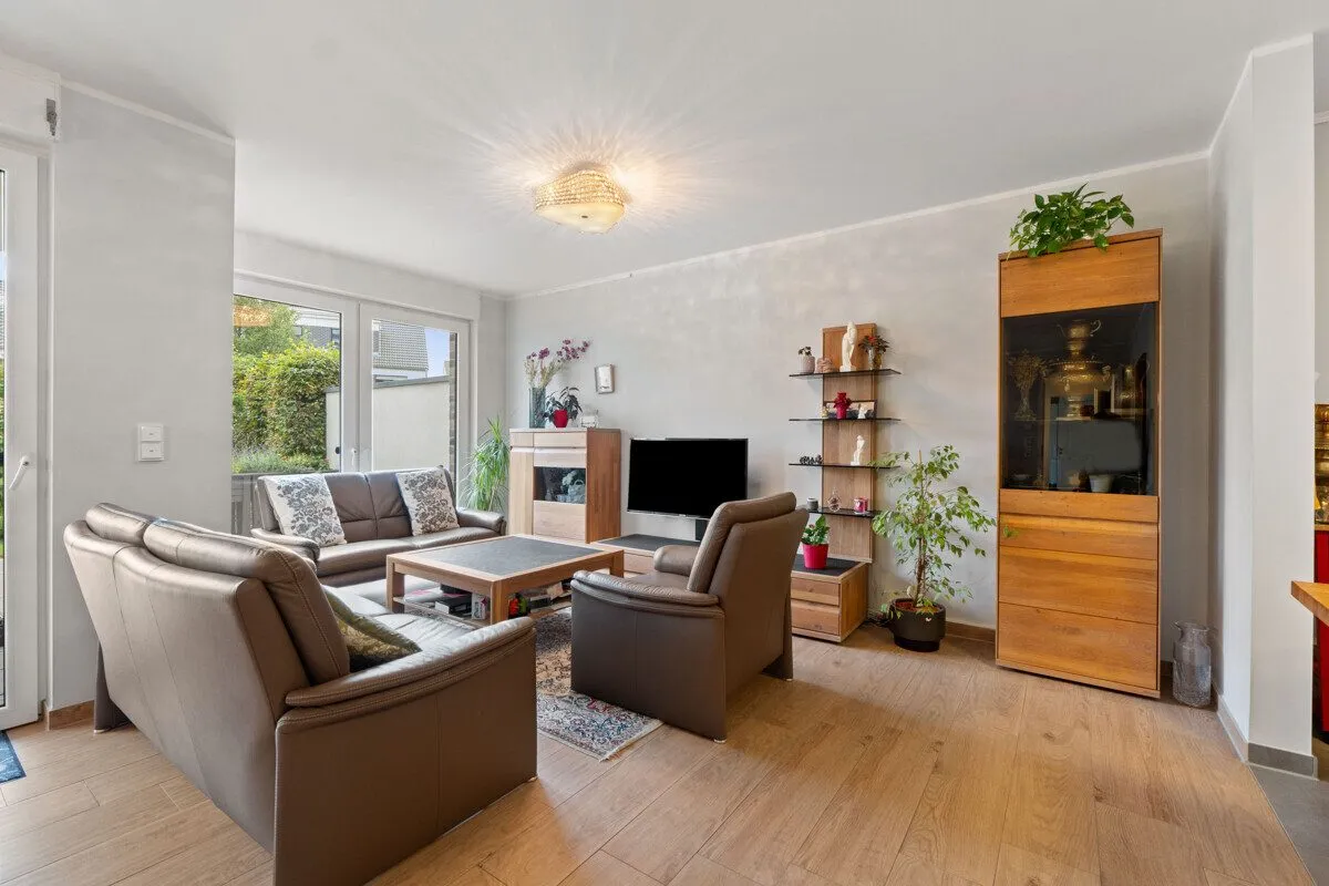 Immobilienangebot - Köln - Alle - Gartenwohnung mit Küche und Tiefgaragenstellplatz!