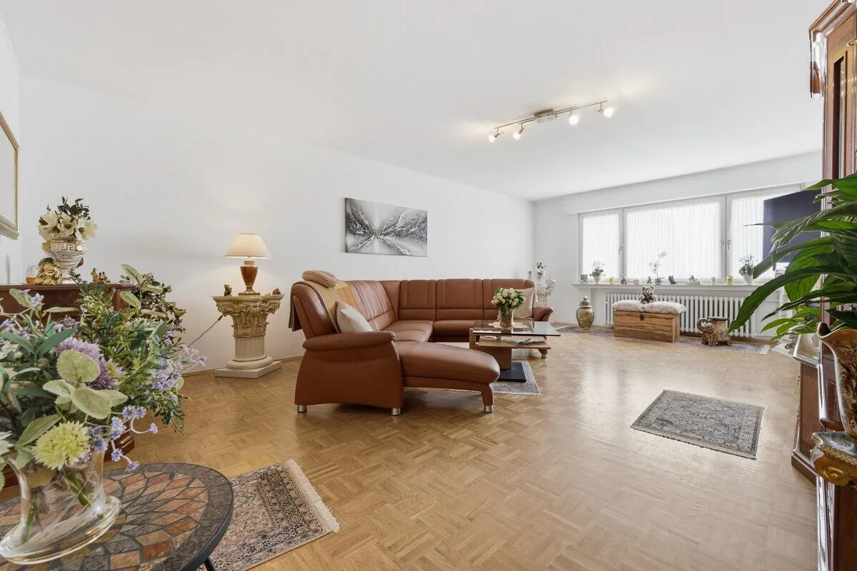 Immobilienangebot - Bornheim - Alle - Eigentumswohnung mit Garage und Stellplatz!