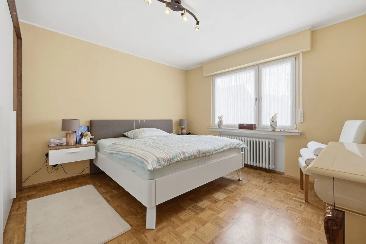 Immobilienangebot - Bornheim - Alle - Freie Eigentumswohnung mit Garage und Stellplatz!